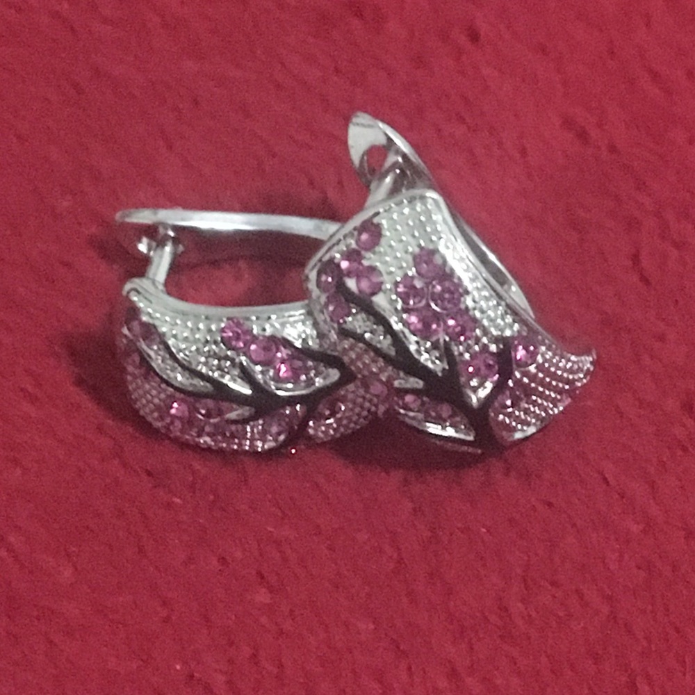 🤩pink tree earrings 🥳
